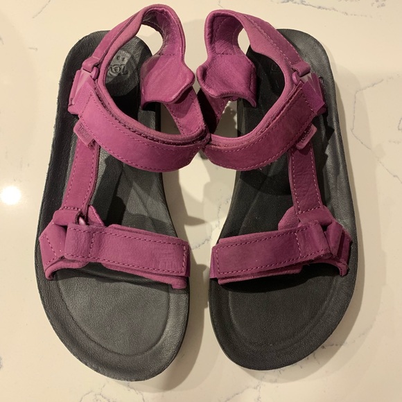 used teva sandals